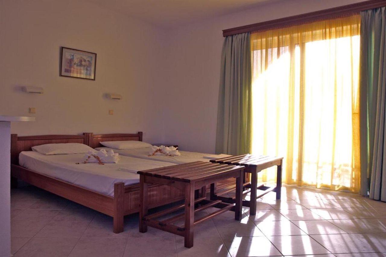 Eristos Beach Hotel Megalon Chorion (Tilos) Exterior foto