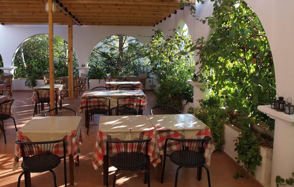 Eristos Beach Hotel Megalon Chorion (Tilos) Exterior foto