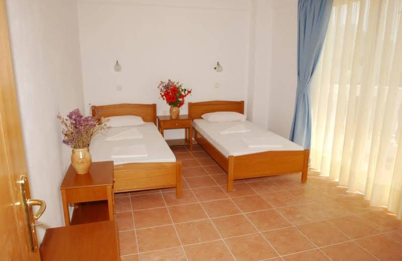 Eristos Beach Hotel Megalon Chorion (Tilos) Exterior foto
